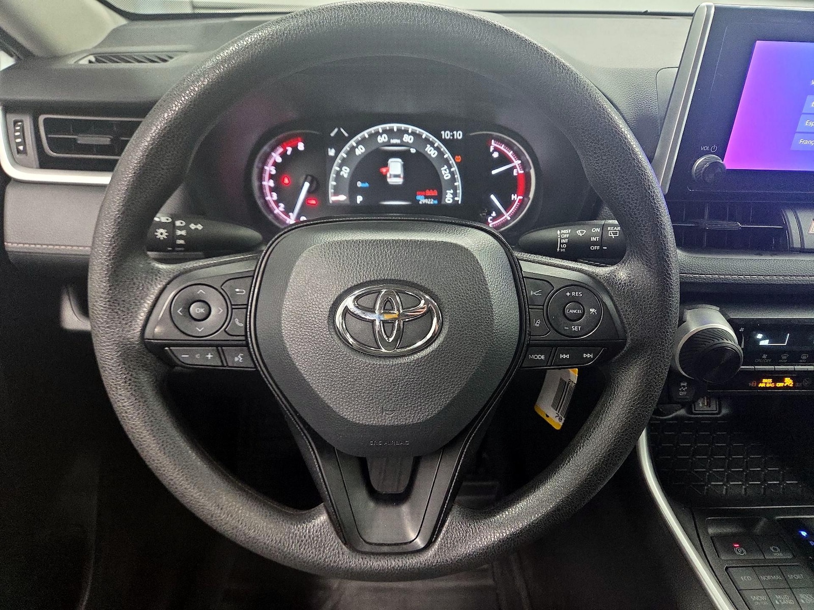 2025 Toyota RAV4 LE - Photo 11