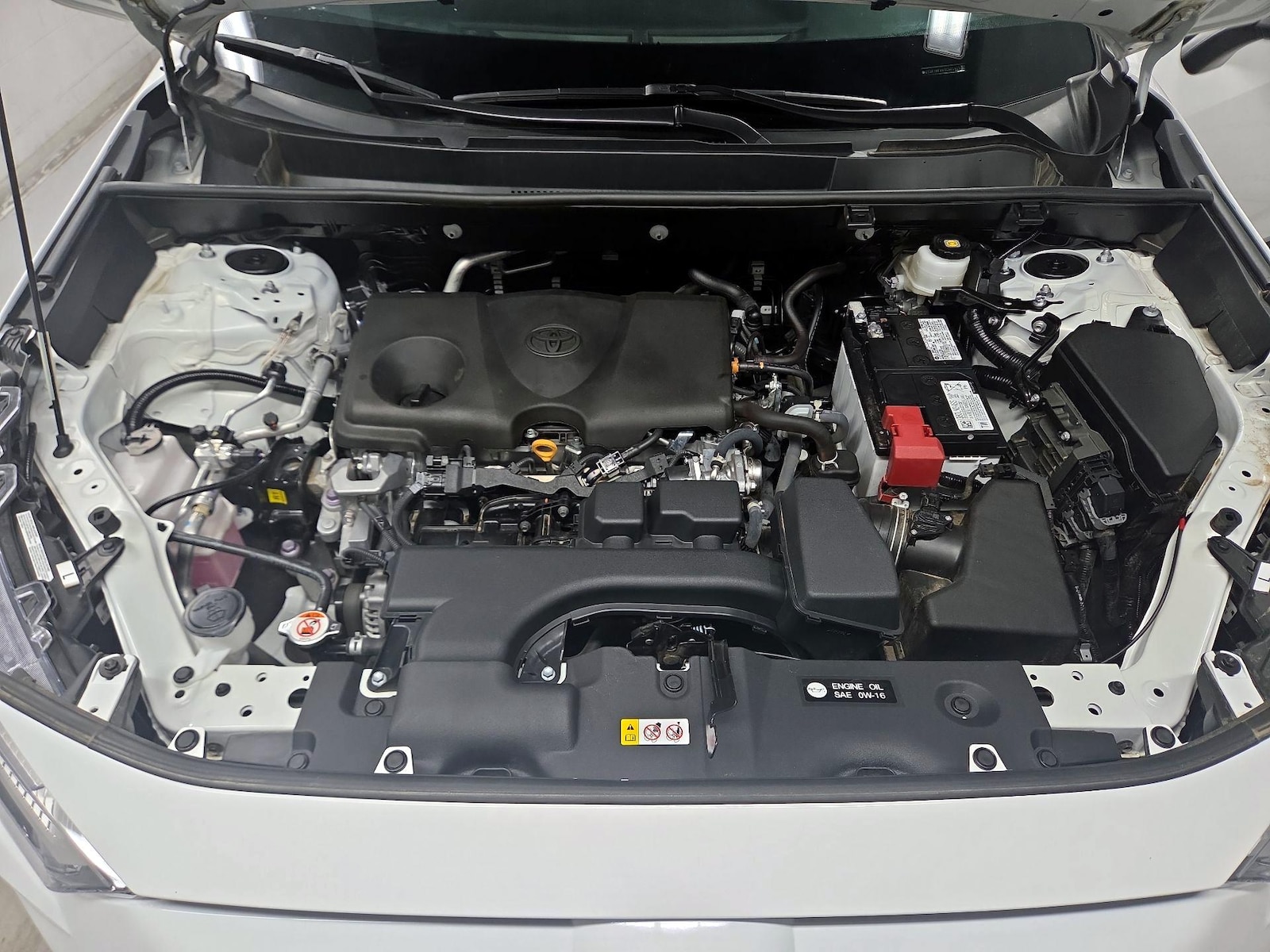 2025 Toyota RAV4 LE - Photo 22