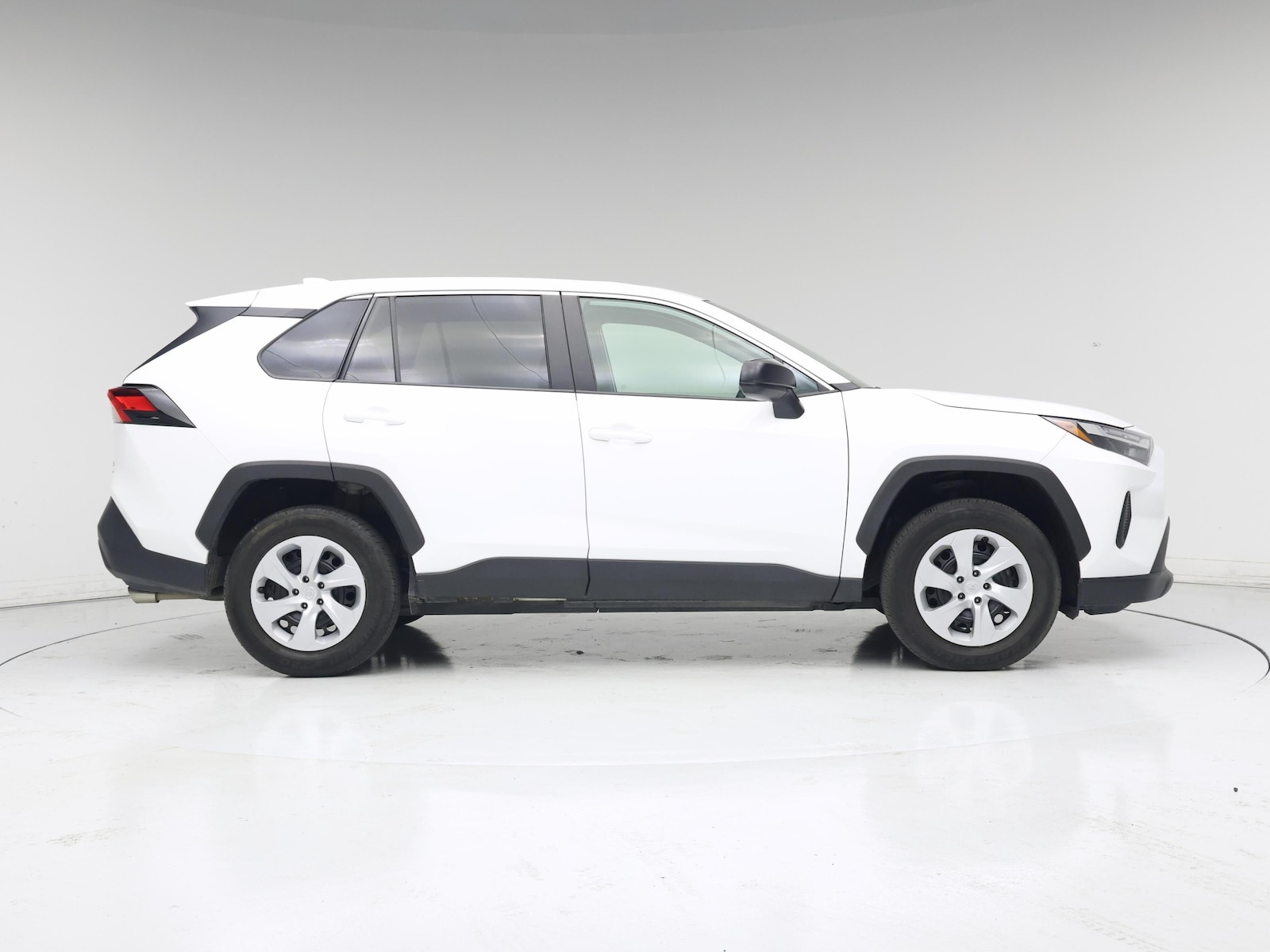 2025 Toyota RAV4 LE - Photo 8