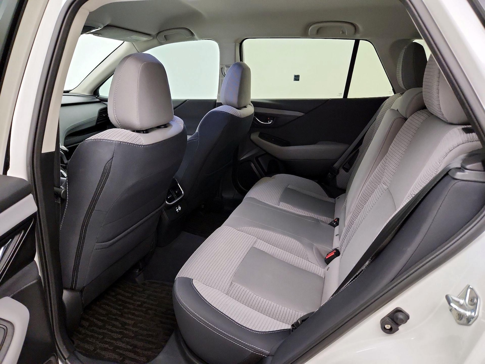 2024 Subaru Outback Premium - Photo 18
