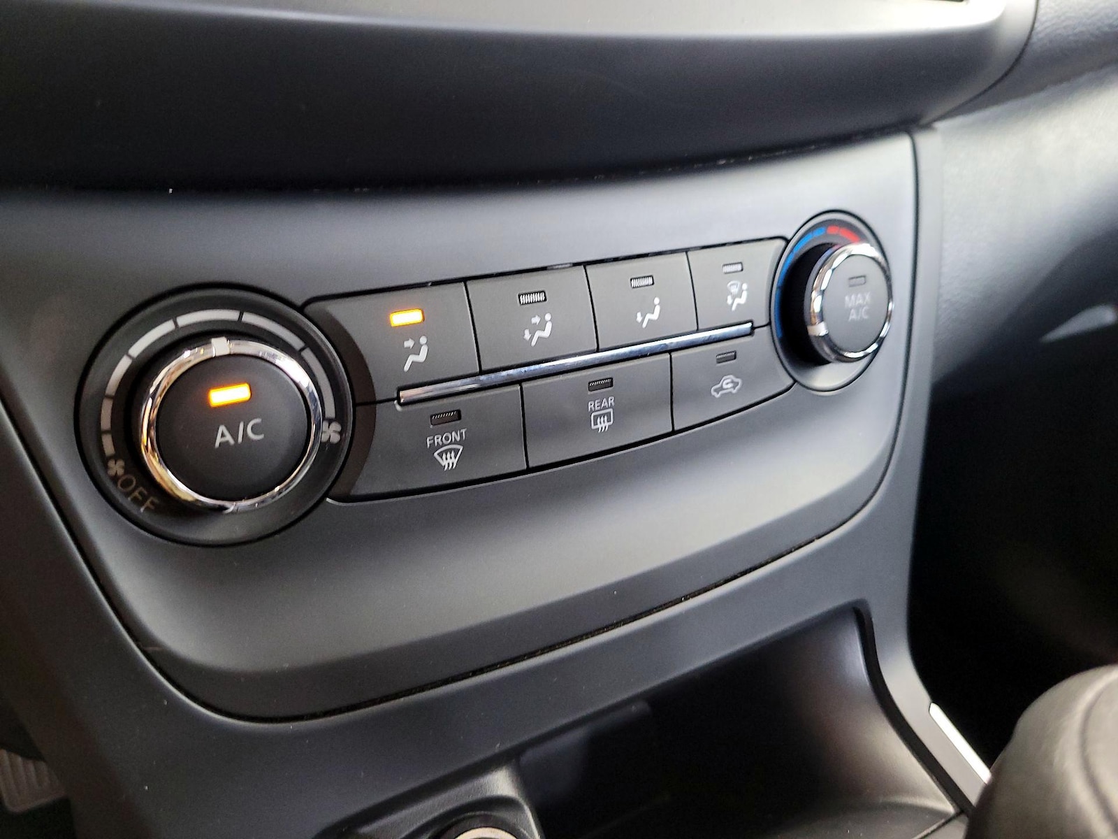 2017 Nissan Sentra S - Photo 16