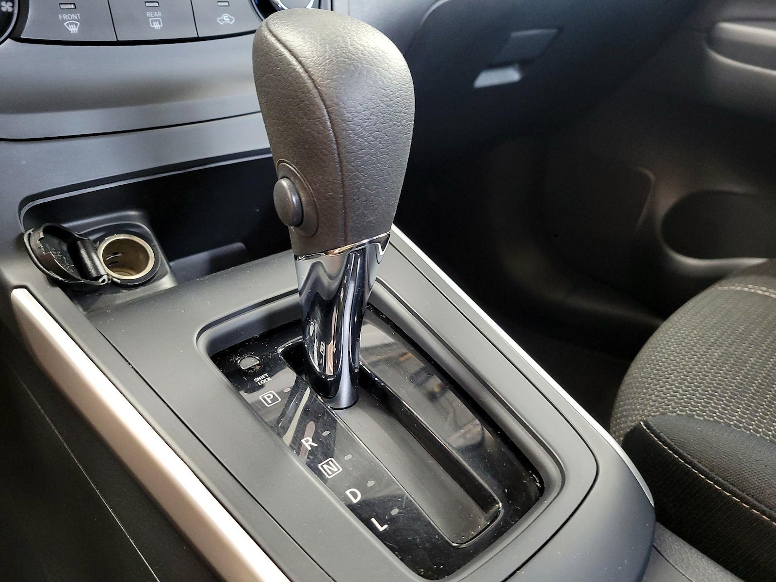2017 Nissan Sentra S - Photo 17