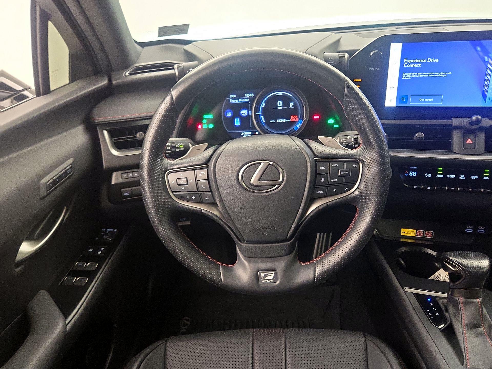 Thumbnail: 2023 Lexus UX - 10