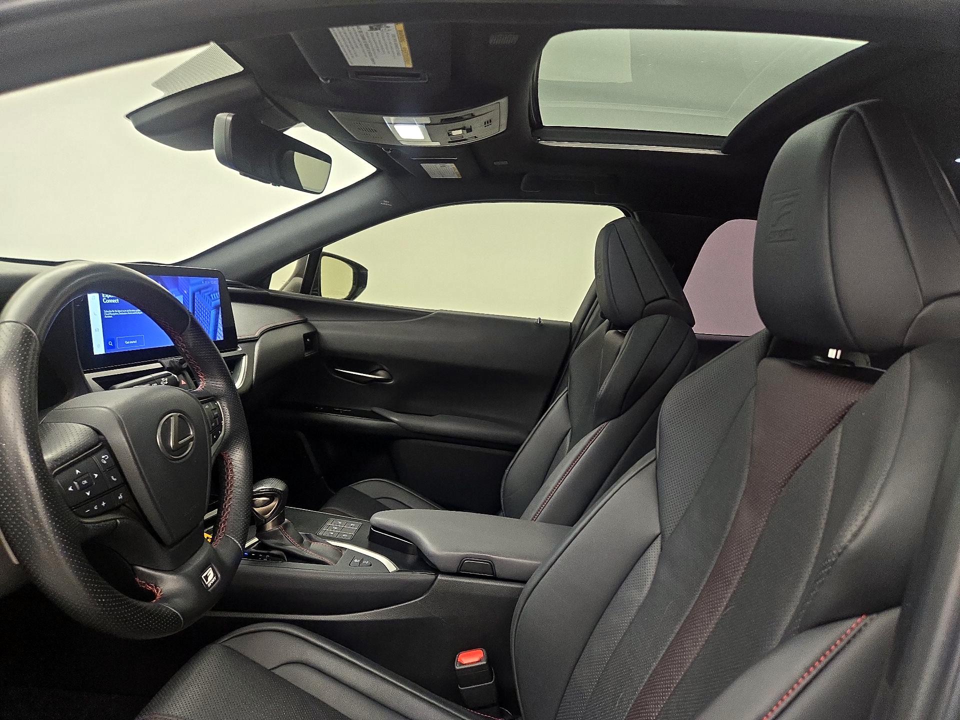Thumbnail: 2023 Lexus UX - 19