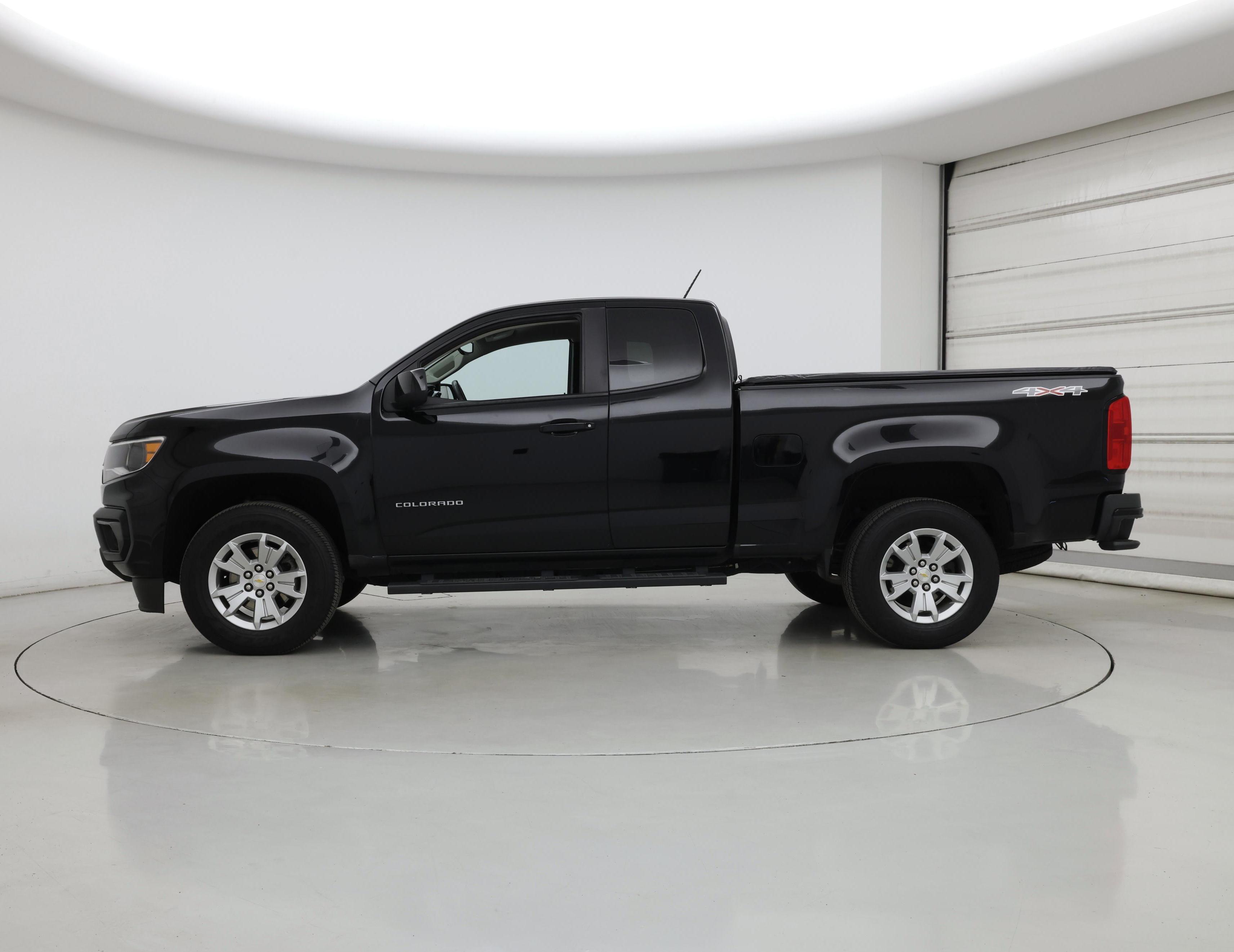 Thumbnail: 2022 Chevrolet Colorado - 3