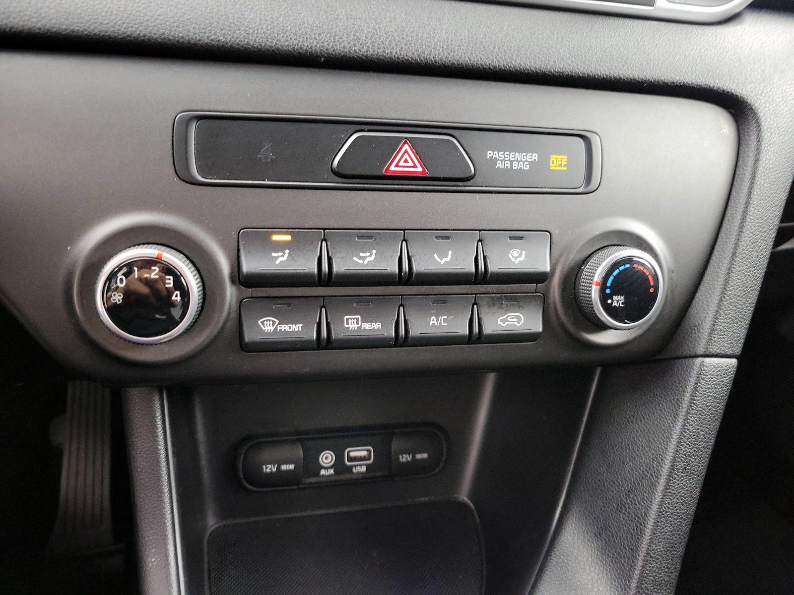 2018 Kia Sportage LX - Photo 17