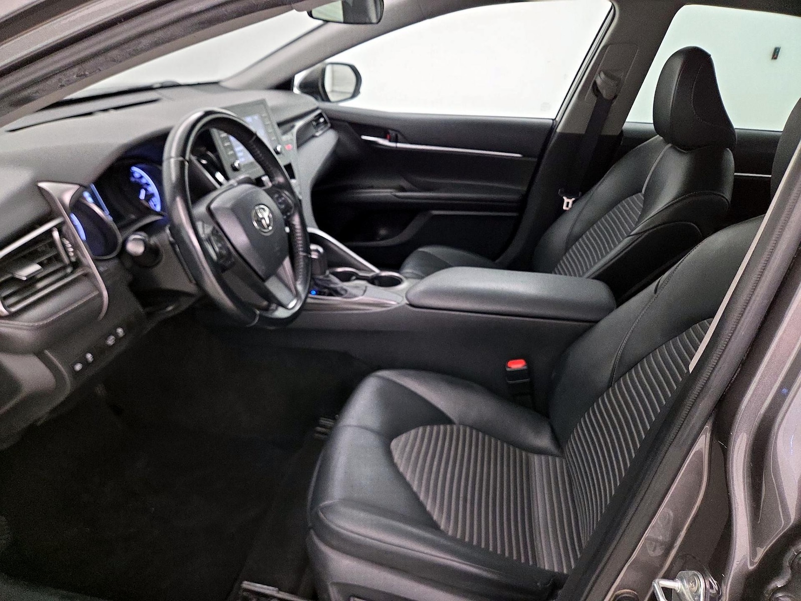 Power Seat(s) & Side Airbags