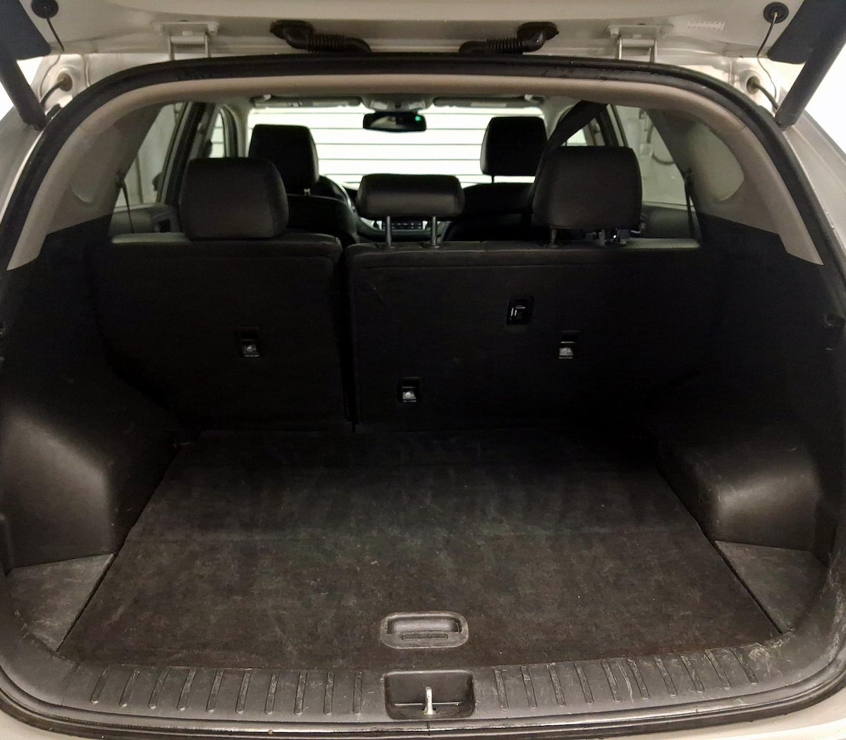 Trunk/Cargo (Seats Up)