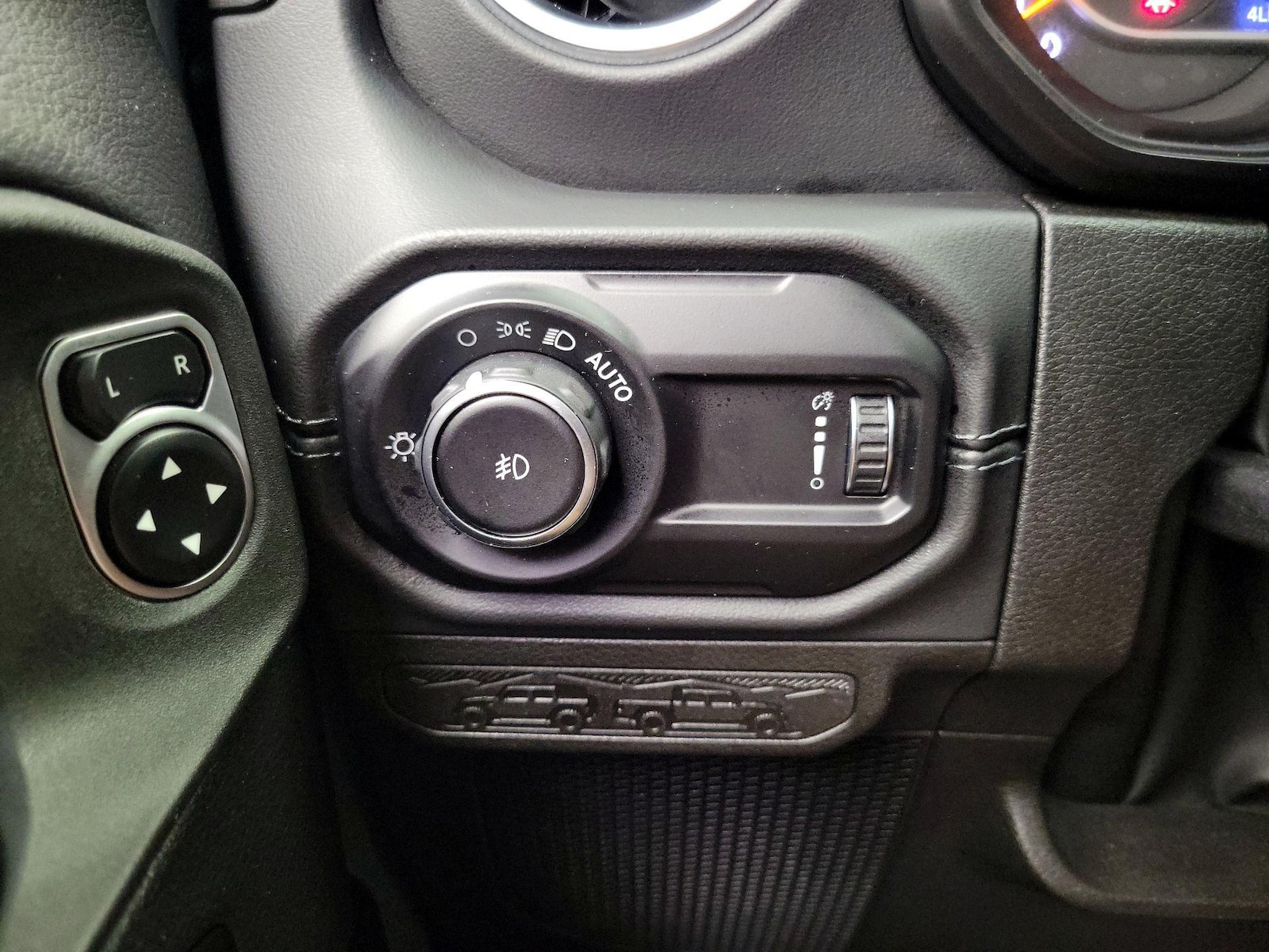 2024 Jeep Wrangler 4-Door Sahara - Photo 14