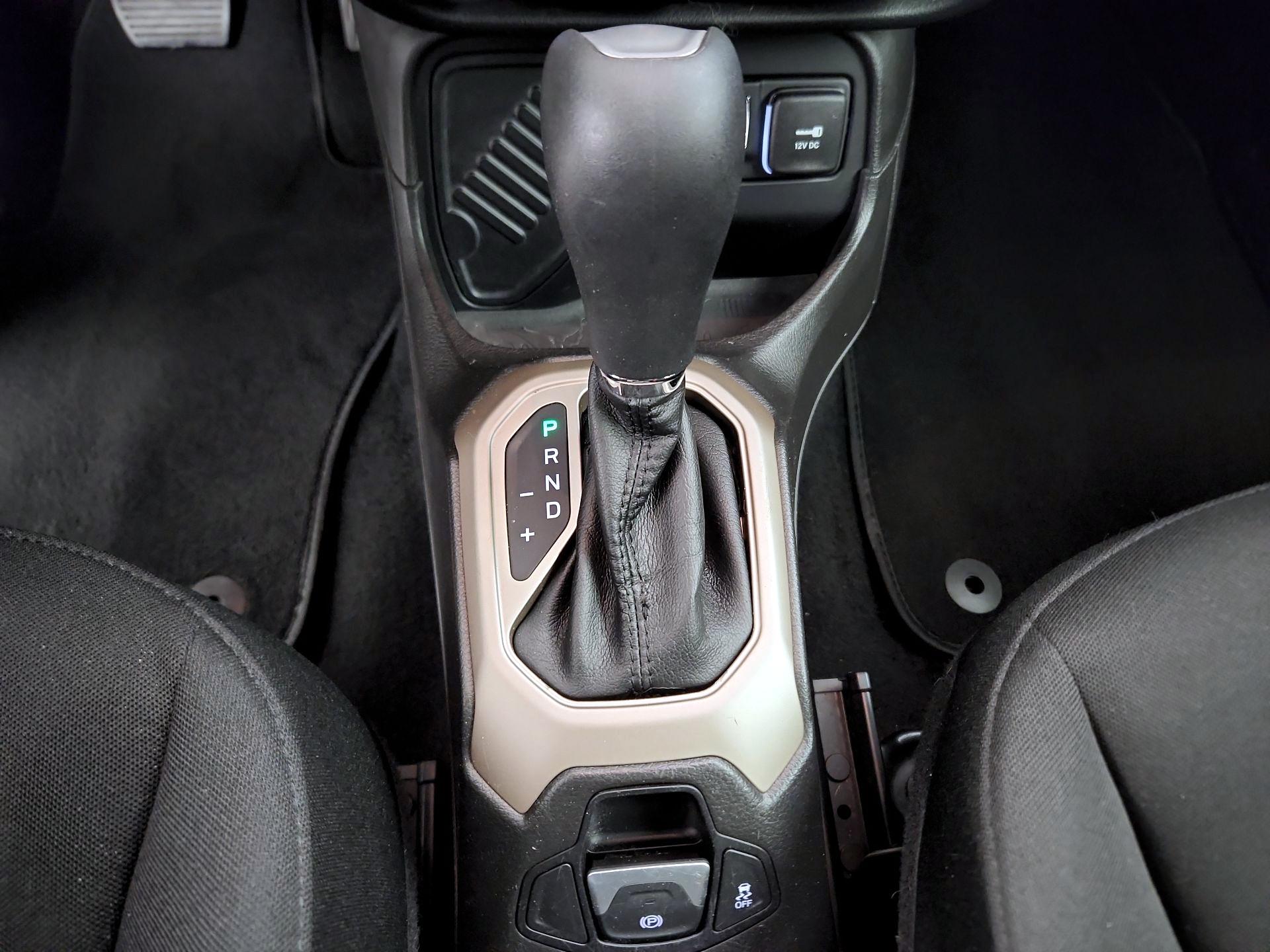 Thumbnail: 2017 Jeep Renegade - 18