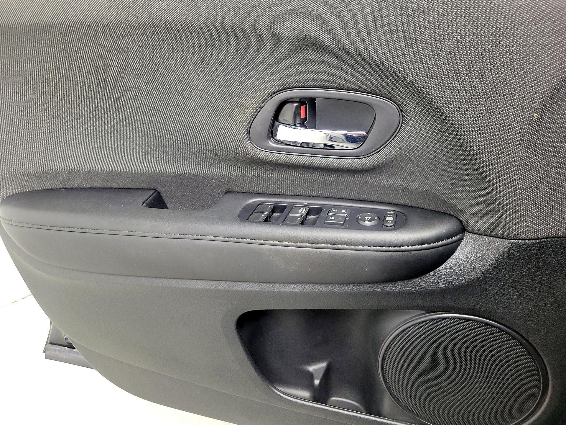 Thumbnail: 2019 Honda HR-V - 12