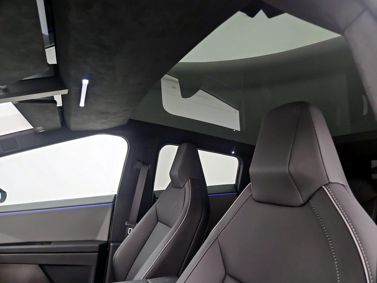 Skylight(s) & Overhead Airbags