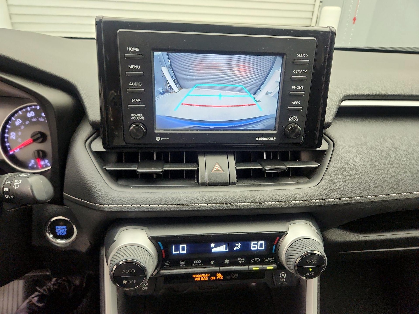 2021 Toyota RAV4 XLE - Photo 15
