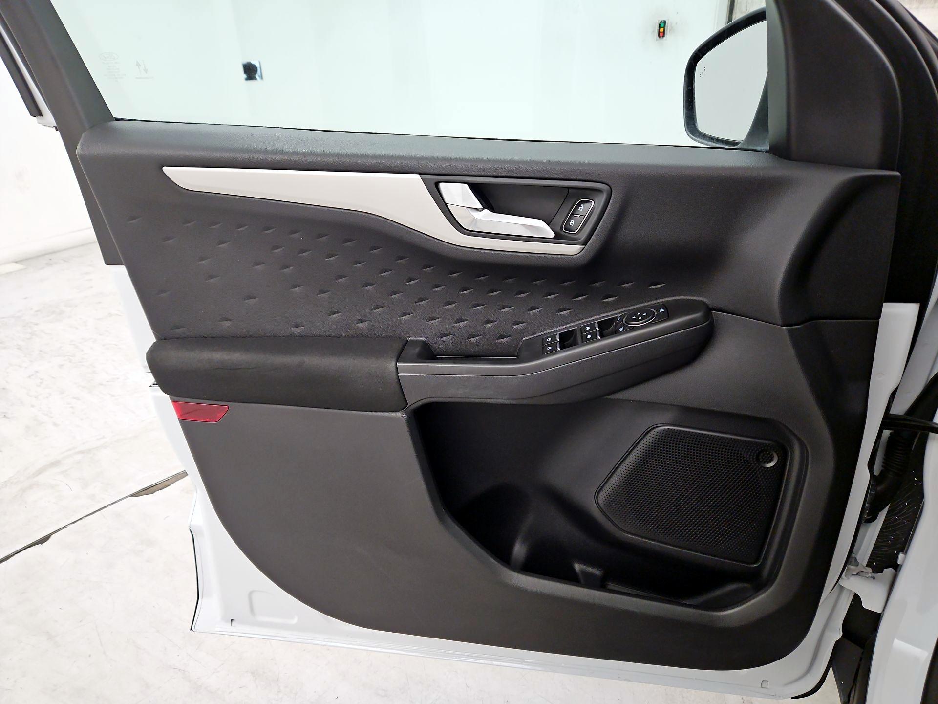 Thumbnail: 2020 Ford Escape - 12