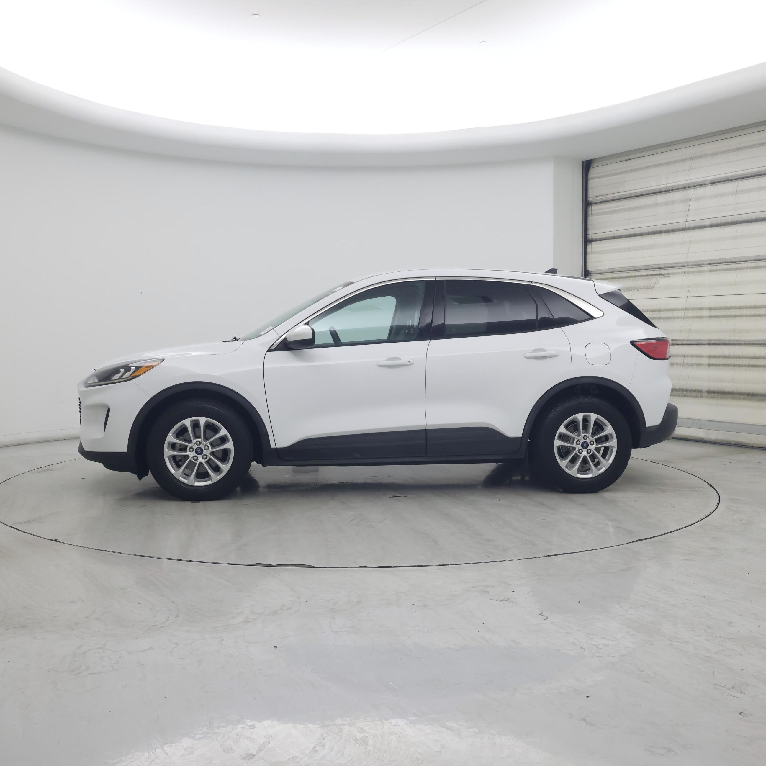 Thumbnail: 2020 Ford Escape - 3
