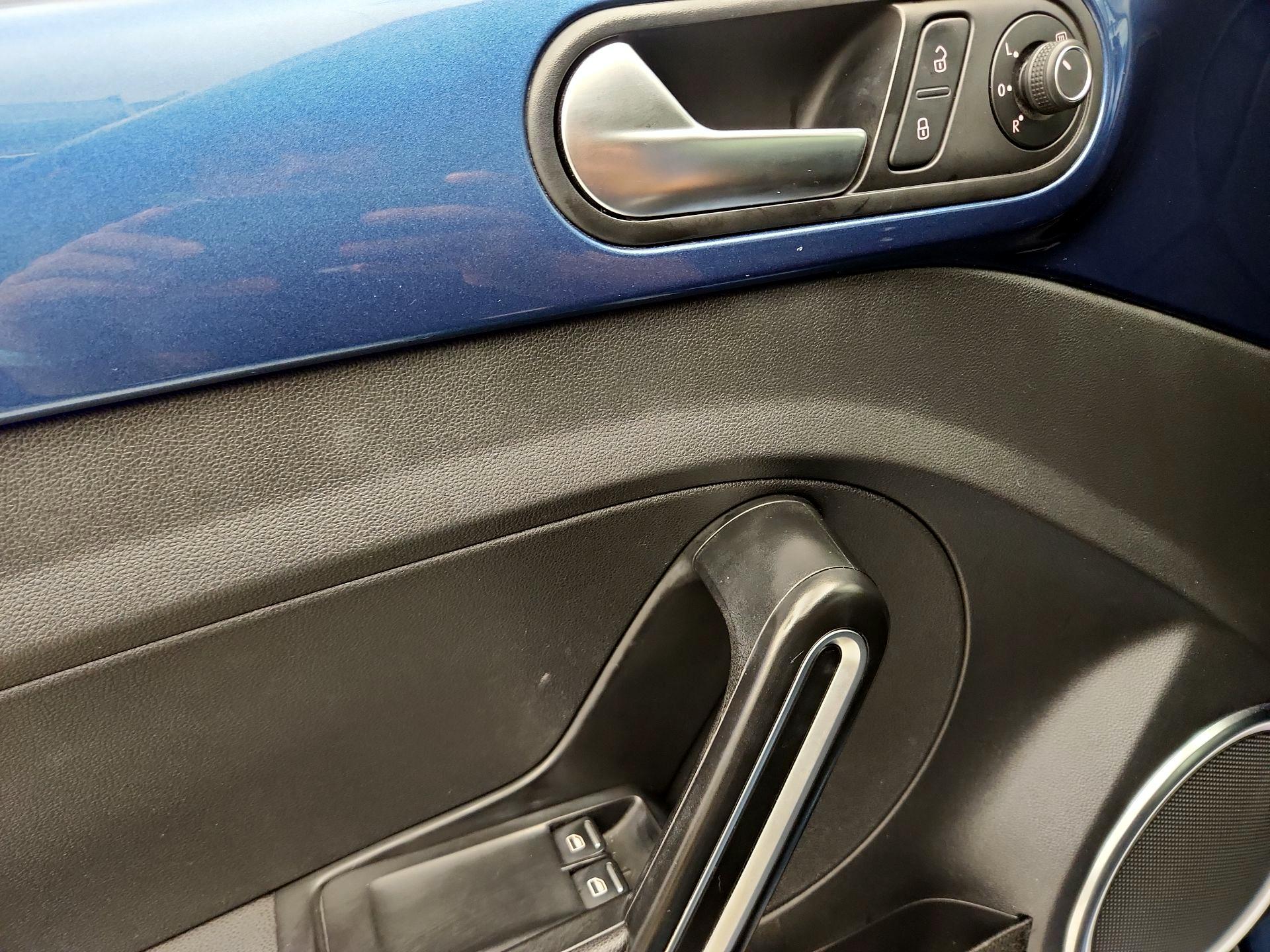 Thumbnail: 2019 Volkswagen Beetle - 12