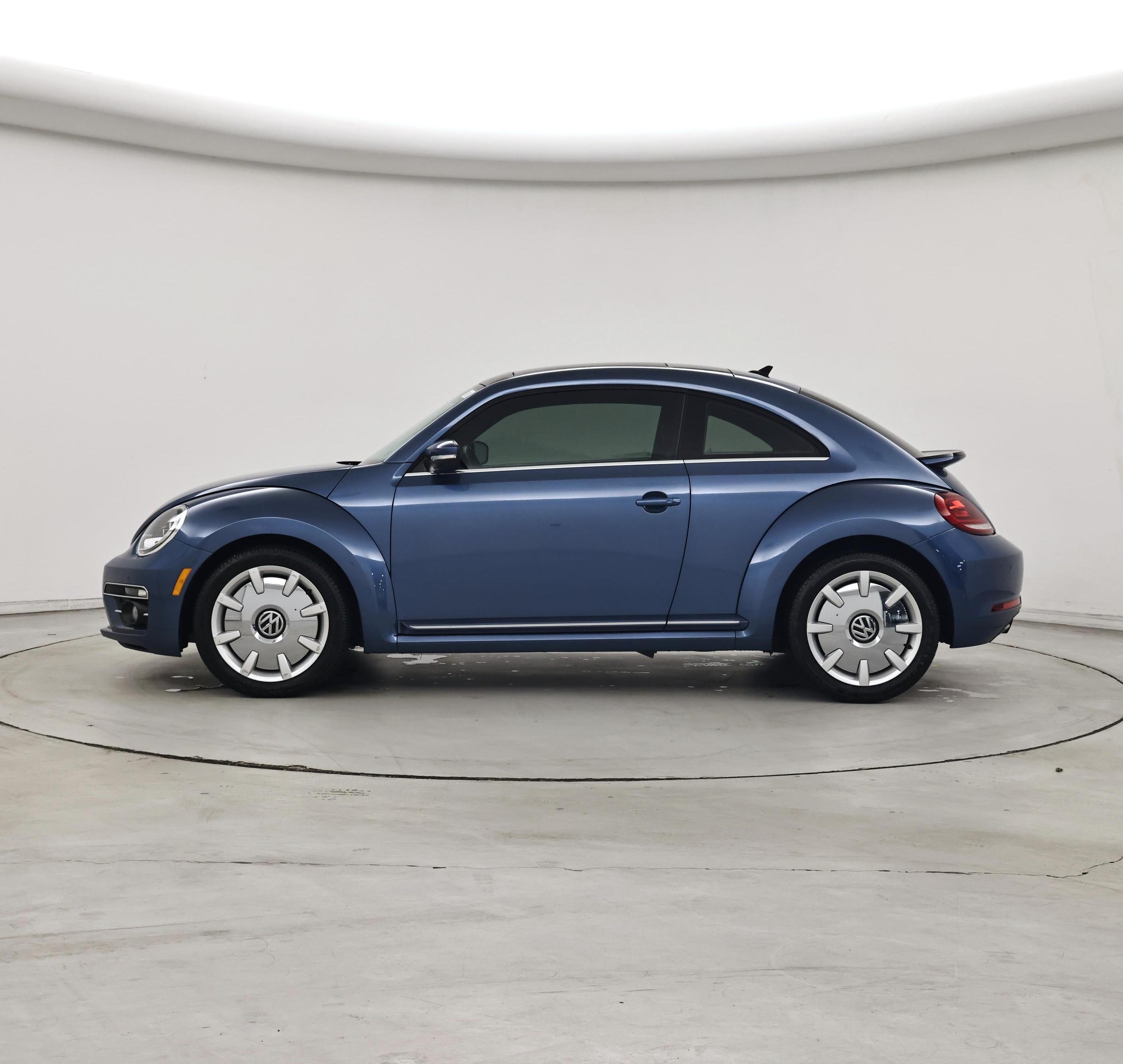 Thumbnail: 2019 Volkswagen Beetle - 3