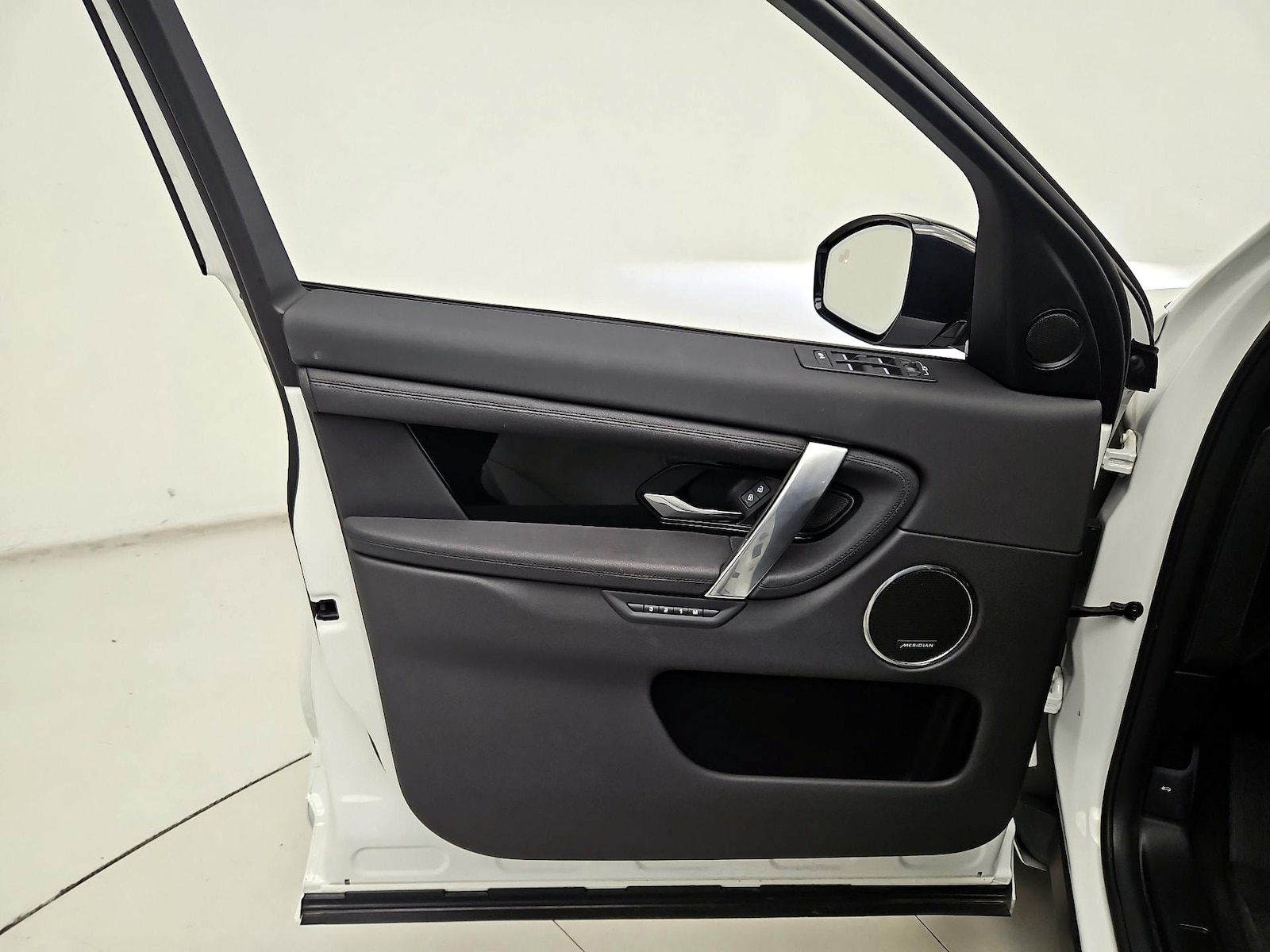 2025 Land Rover Discovery Sport S - Photo 13