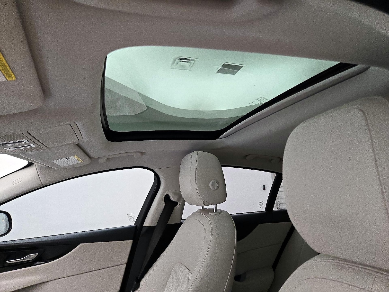 Sunroof(s) & Overhead Airbags