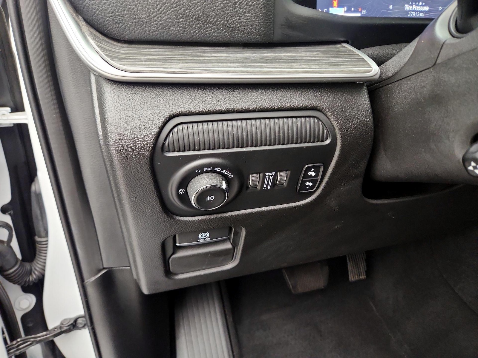 2022 Jeep Wagoneer Series II - Photo 14