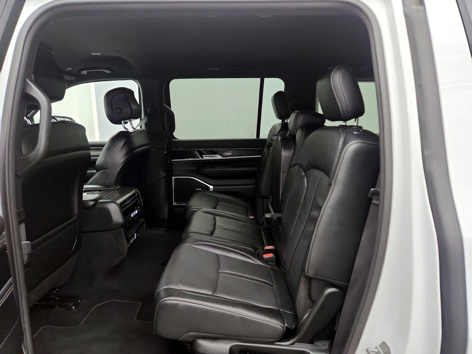 2022 Jeep Wagoneer Series II - Photo 21