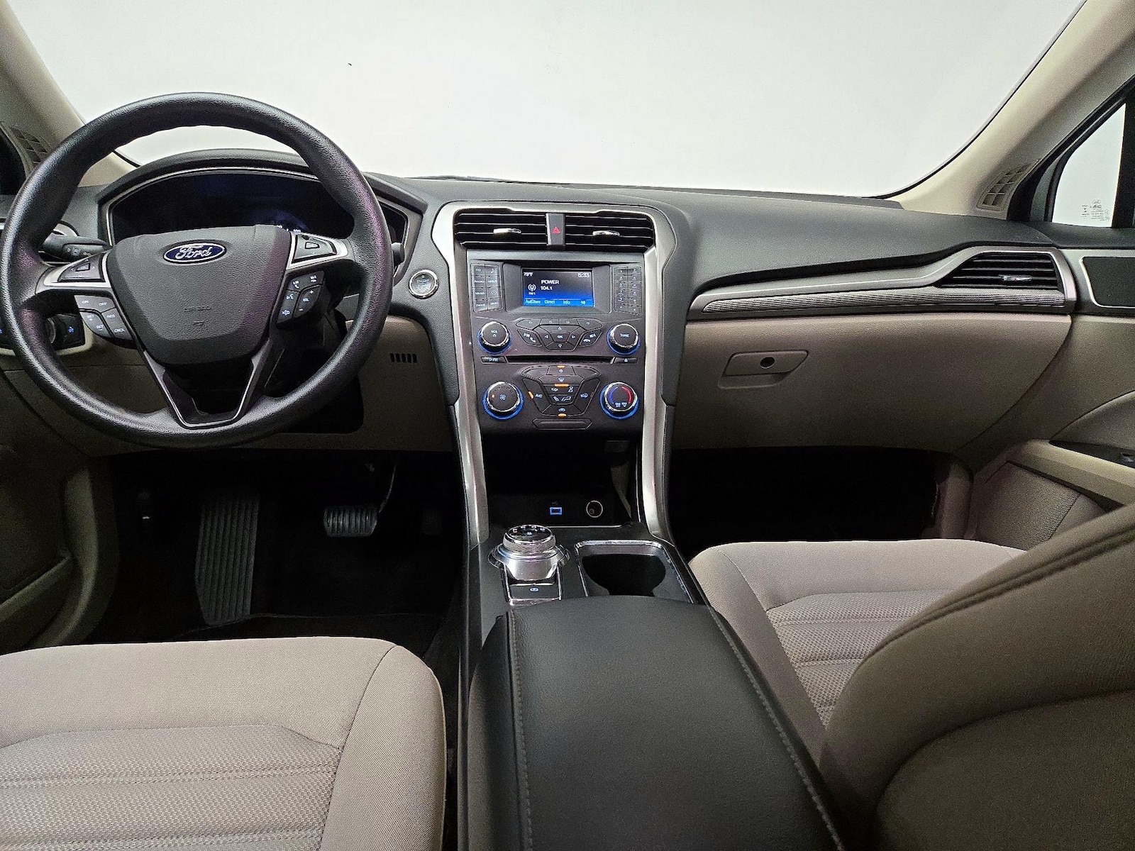 2018 Ford Fusion SE - Photo 10