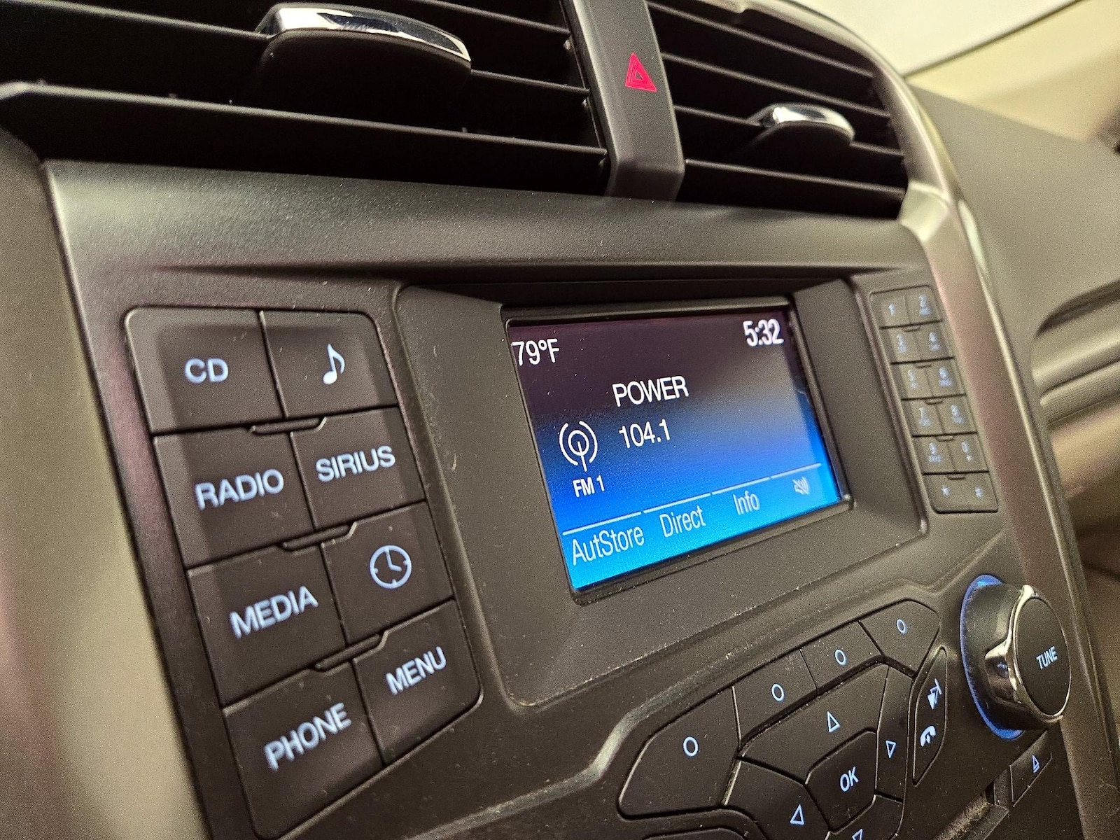 2018 Ford Fusion SE - Photo 16