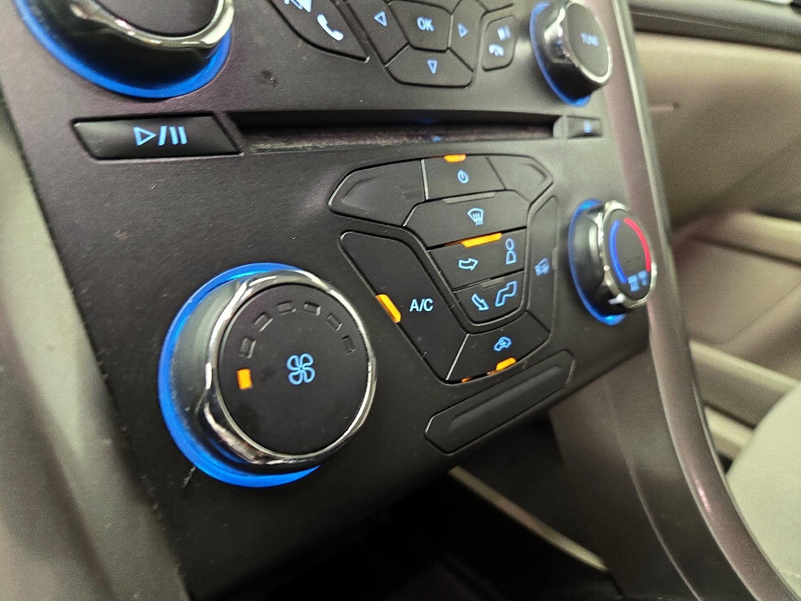 2018 Ford Fusion SE - Photo 17