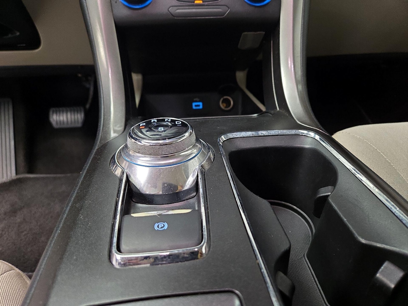 2018 Ford Fusion SE - Photo 18