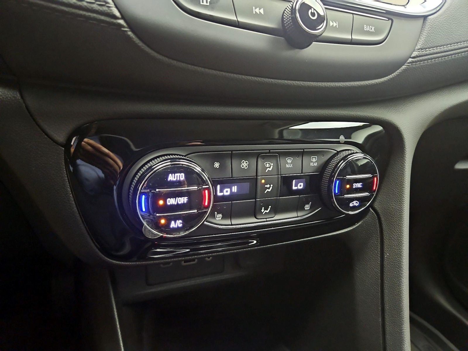 2022 Buick Encore GX Essence - Photo 16