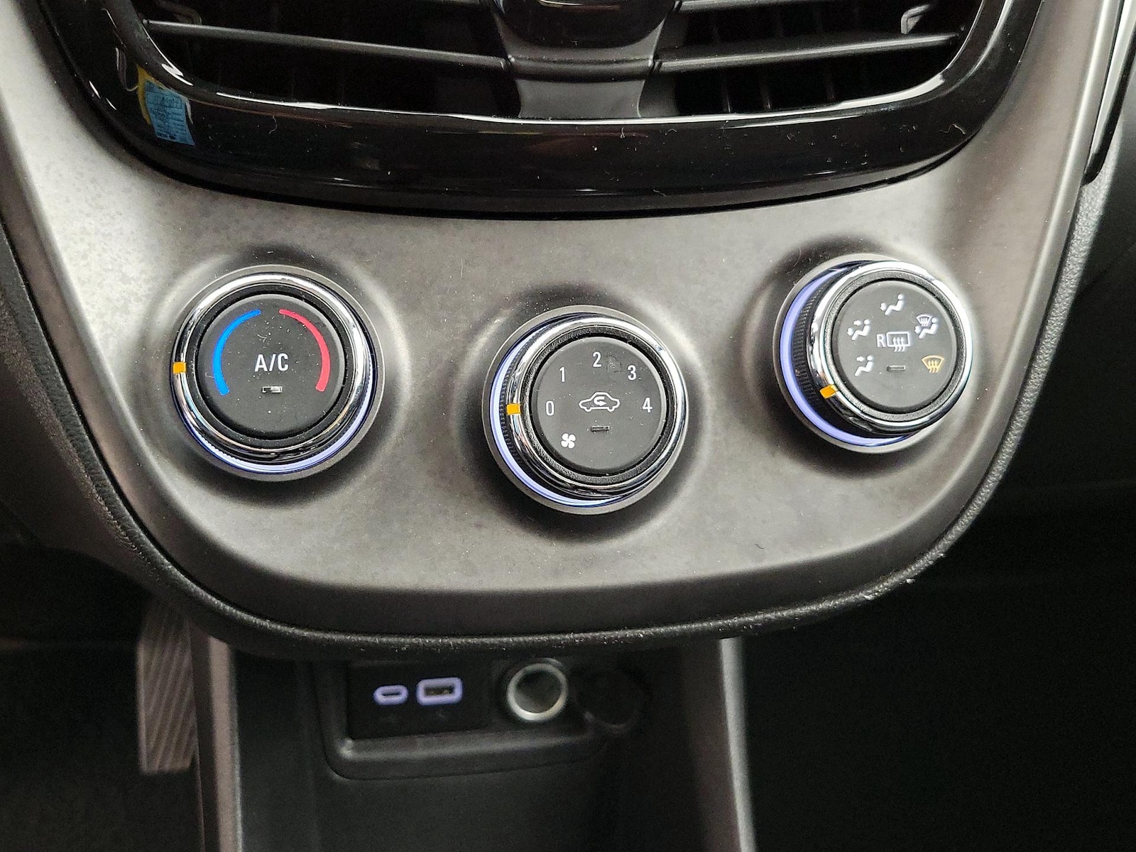 2021 Chevrolet Spark 1LT - Photo 17