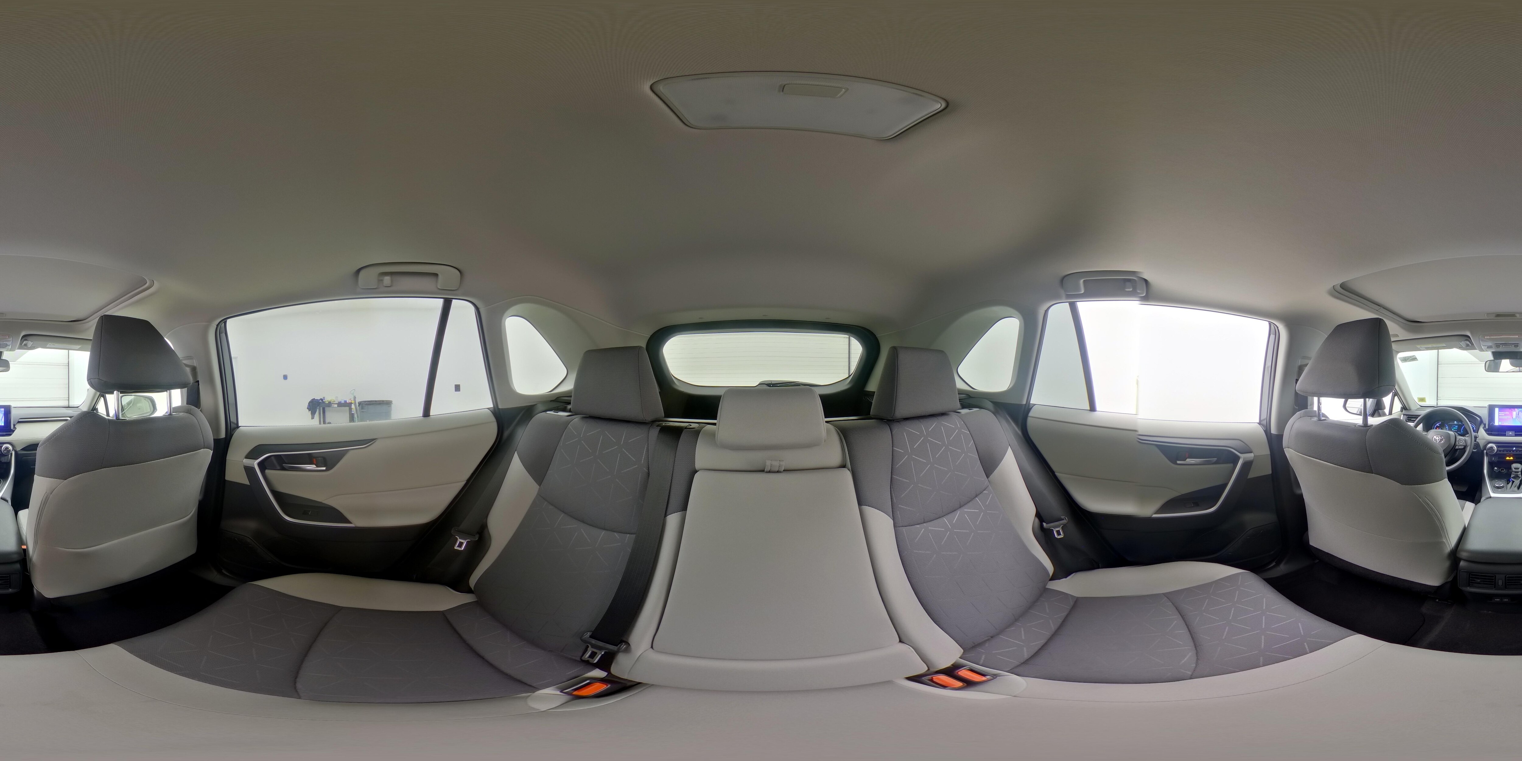 2025 Toyota RAV4 XLE - Photo 26