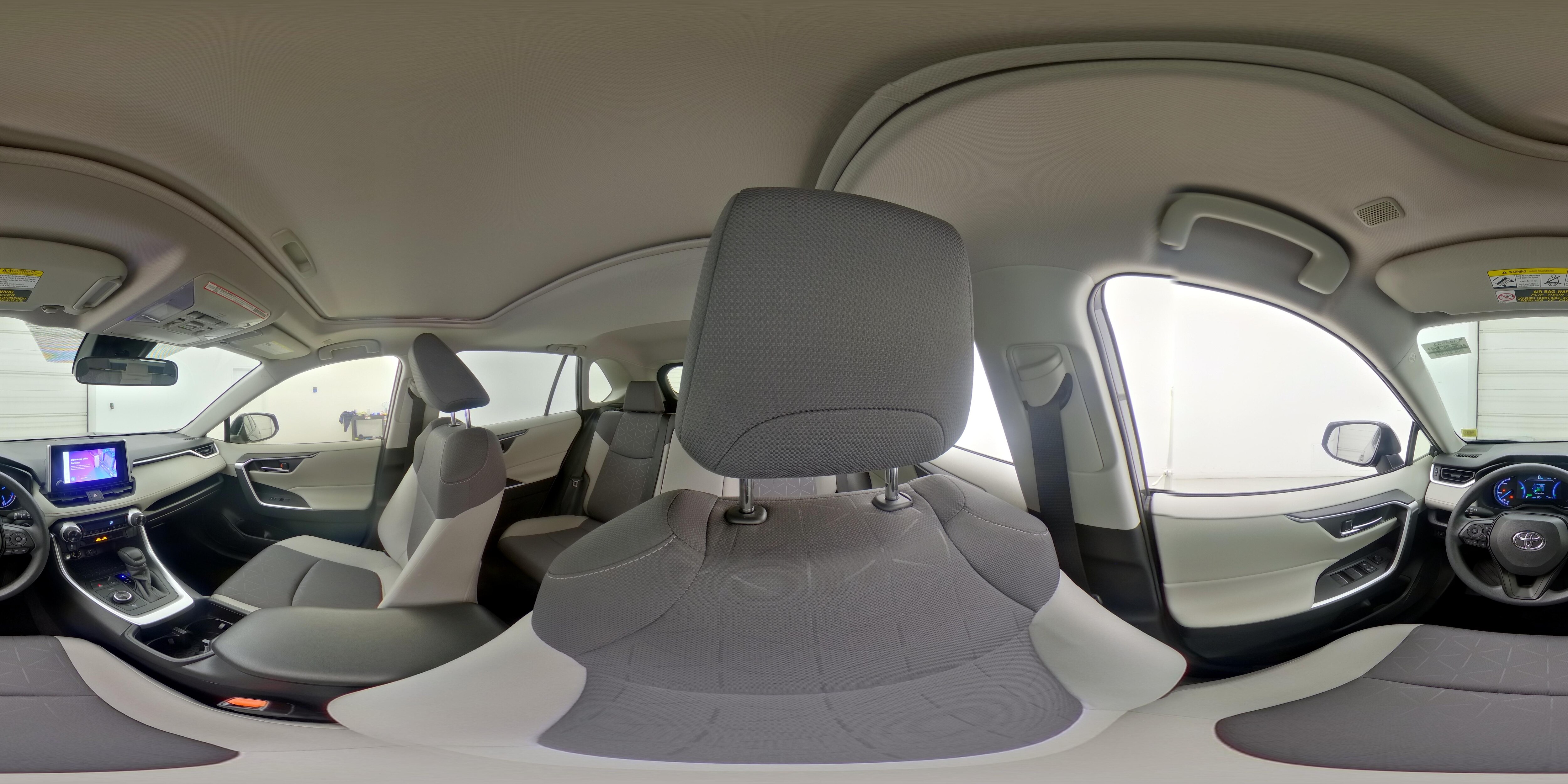 2025 Toyota RAV4 XLE - Photo 27