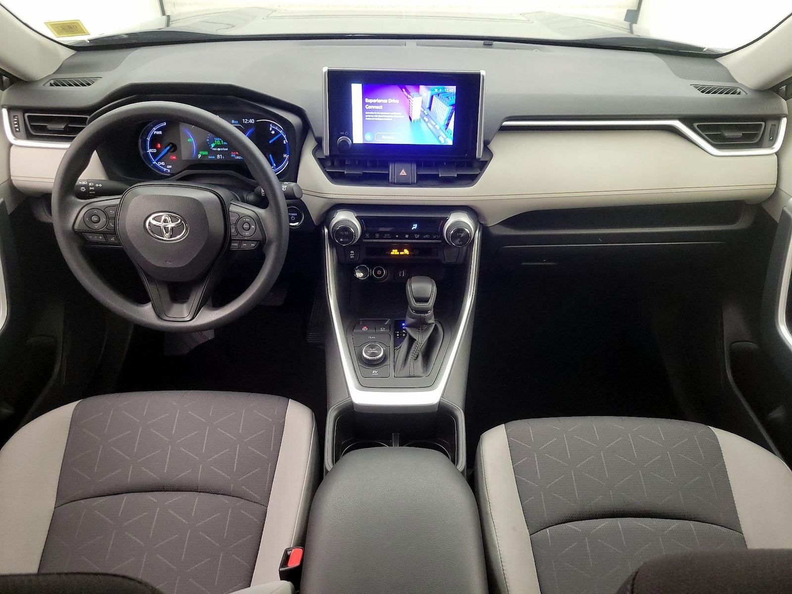 2025 Toyota RAV4 XLE - Photo 10