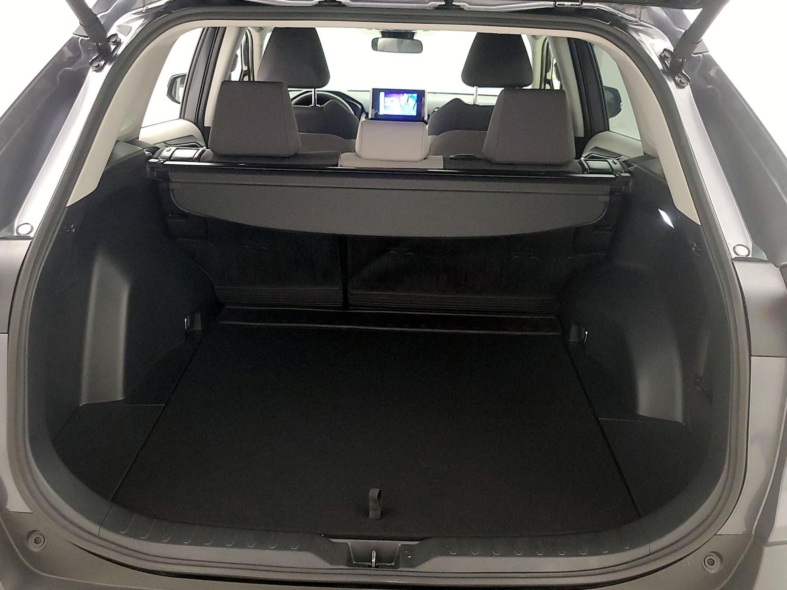 2025 Toyota RAV4 XLE - Photo 22