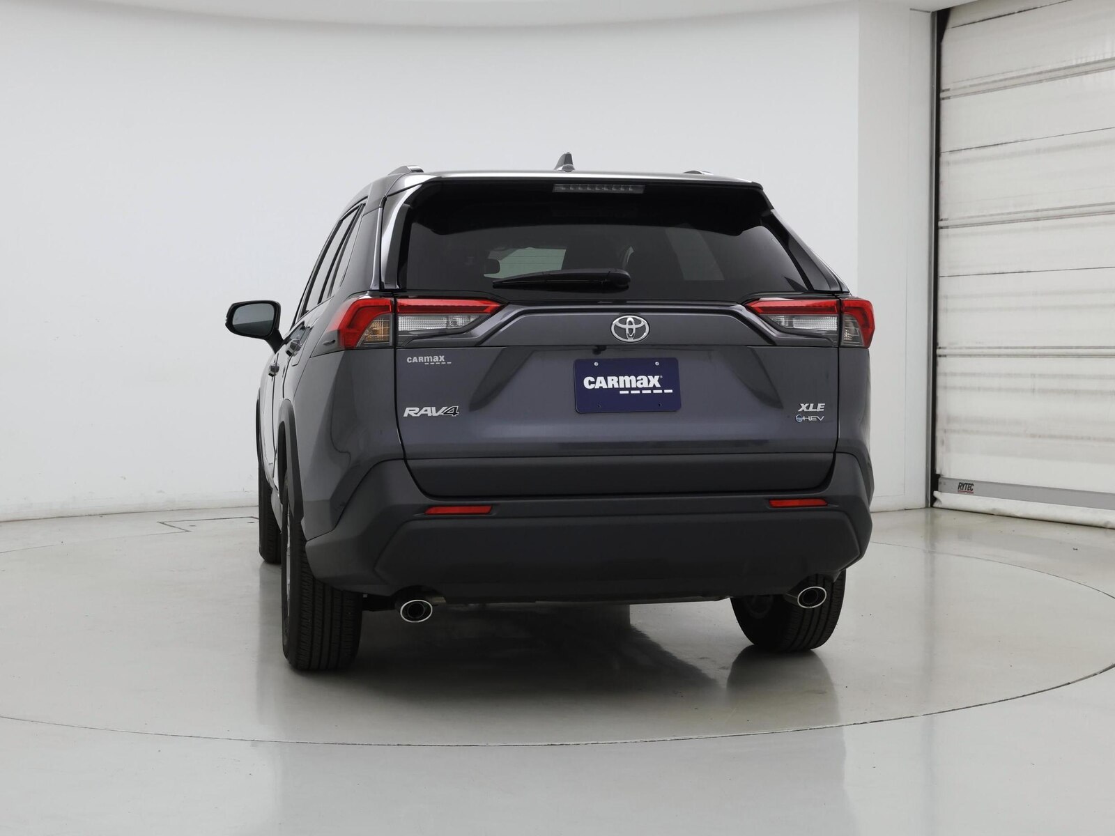 2025 Toyota RAV4 XLE - Photo 7