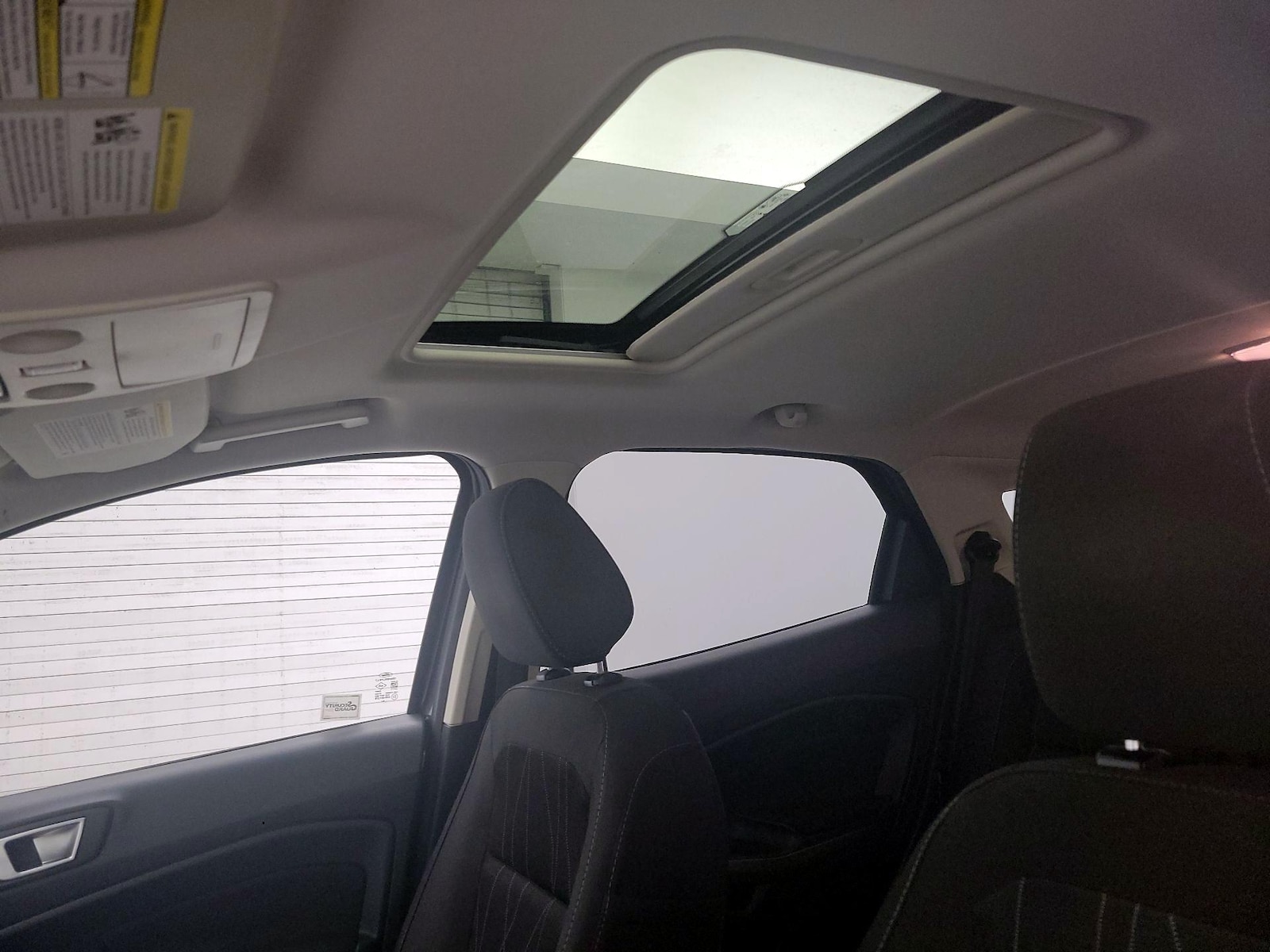 Sunroof(s) & Overhead Airbags