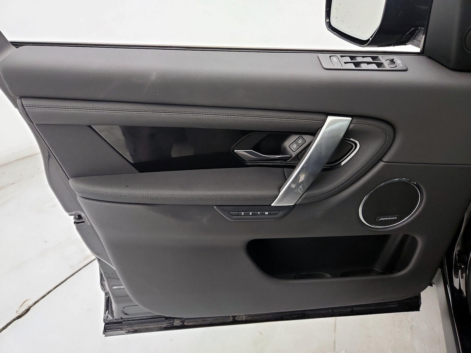 2025 Land Rover Discovery Sport S - Photo 13