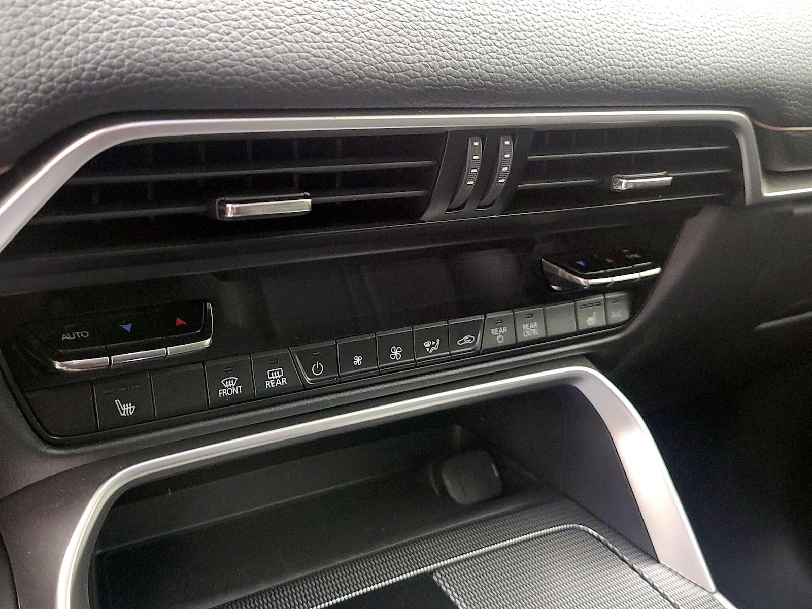 2024 Mazda CX-90 Turbo Preferred Package - Photo 17