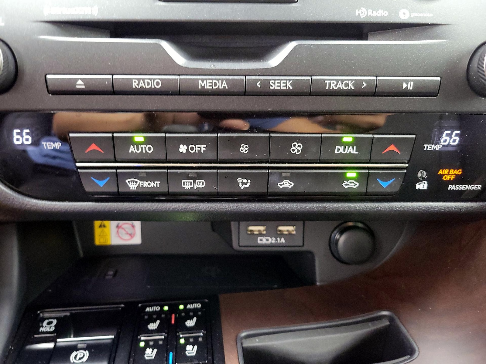 2022 Lexus RX Hybrid 450h - Photo 17