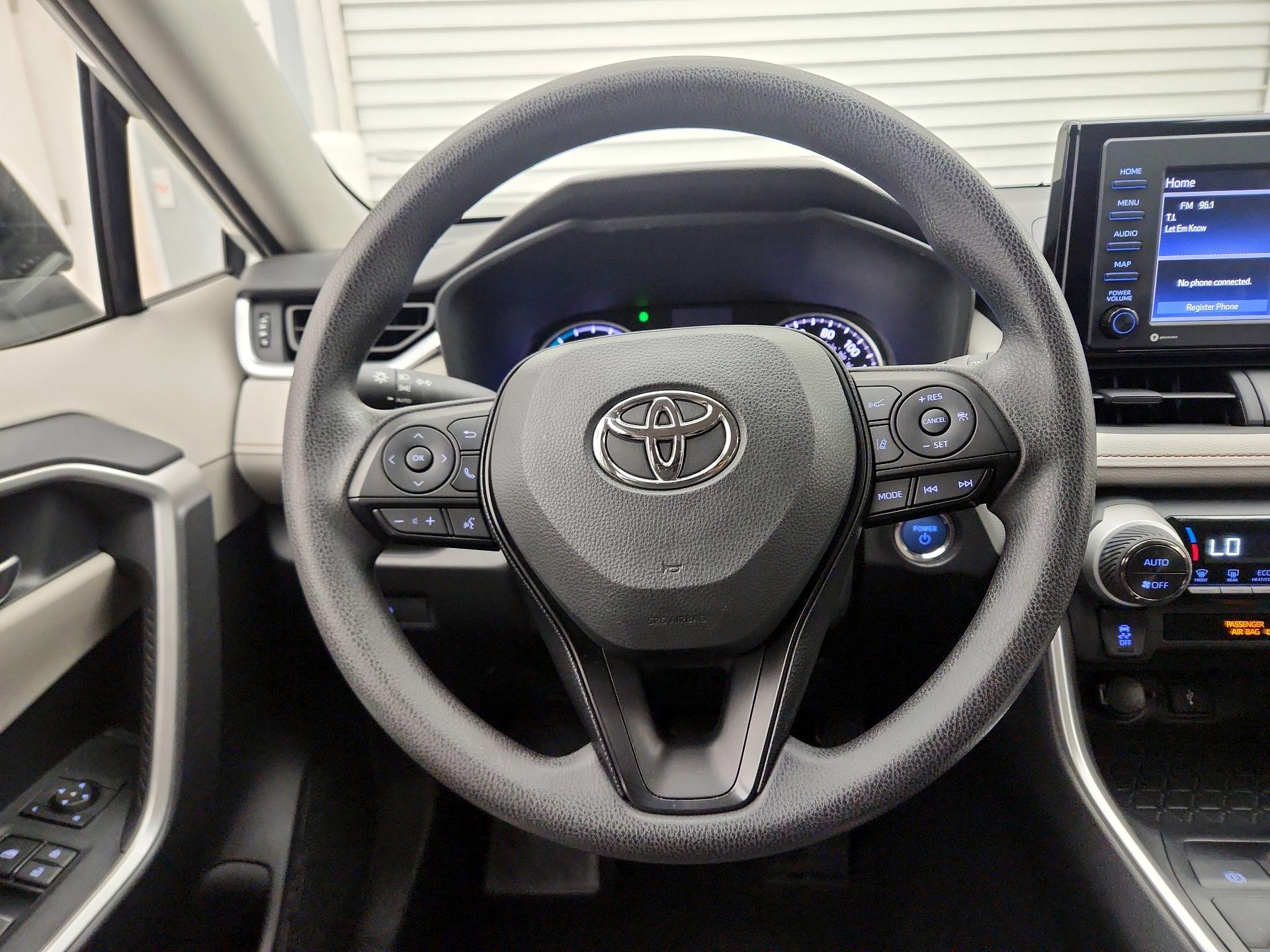 Thumbnail: 2022 Toyota RAV4 - 10