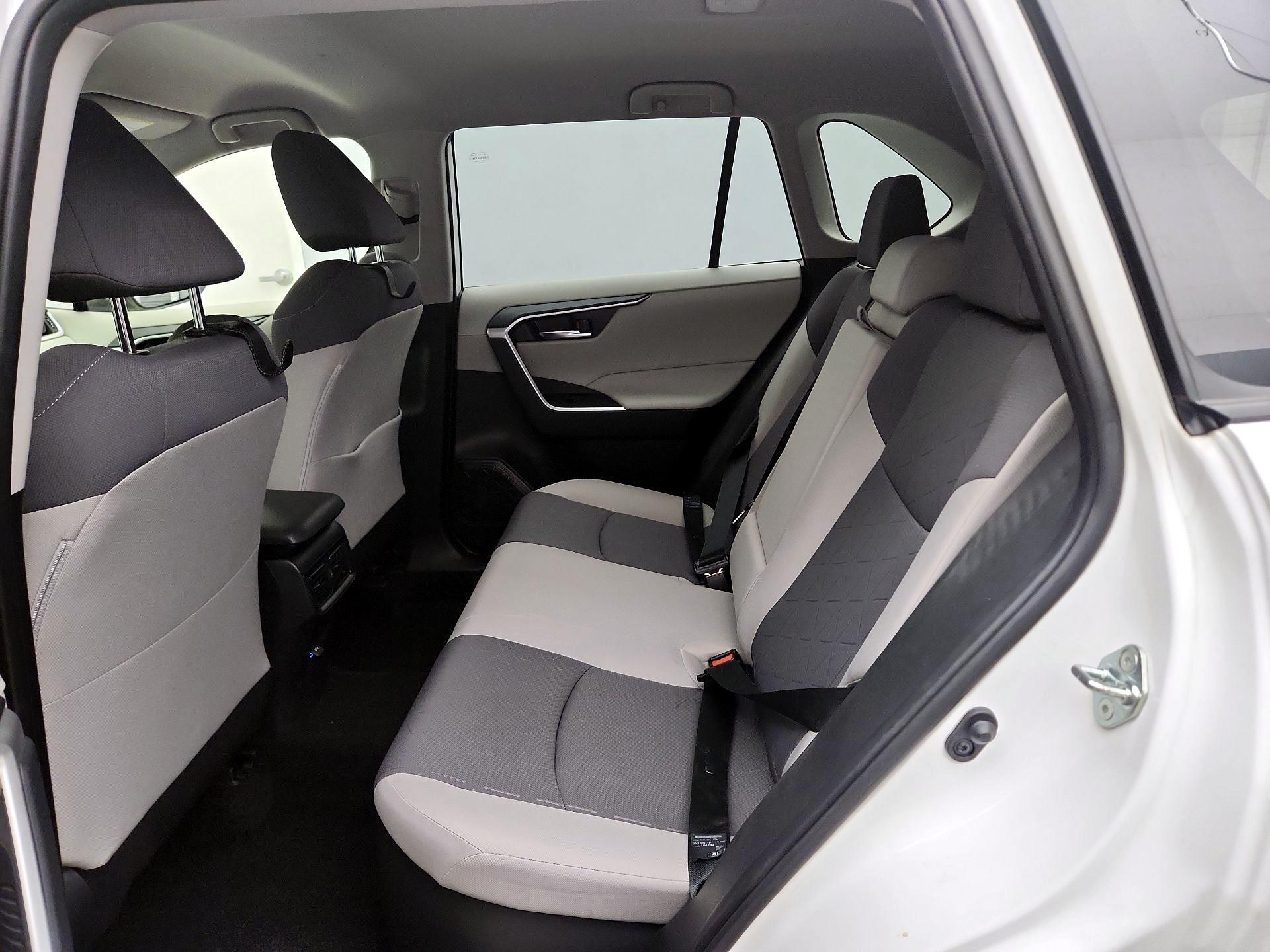 Thumbnail: 2022 Toyota RAV4 - 19