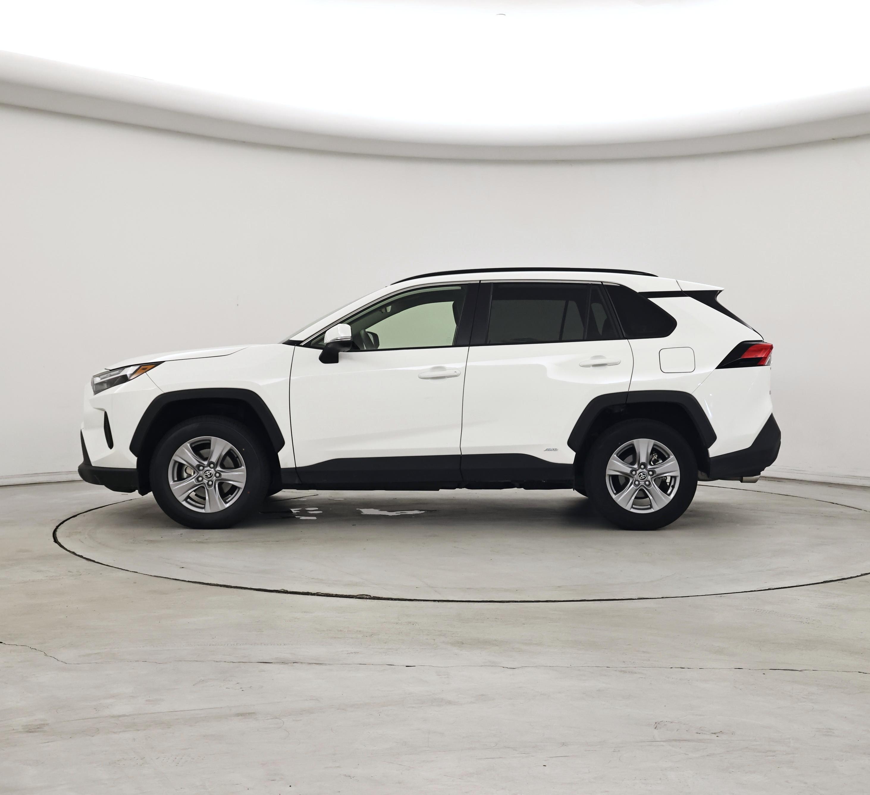 Thumbnail: 2022 Toyota RAV4 - 3