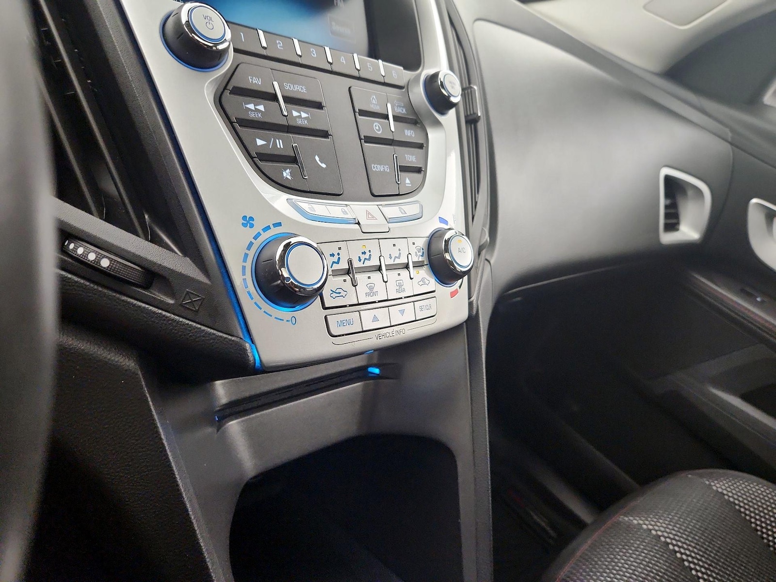 2015 Chevrolet Equinox 1LT - Photo 14