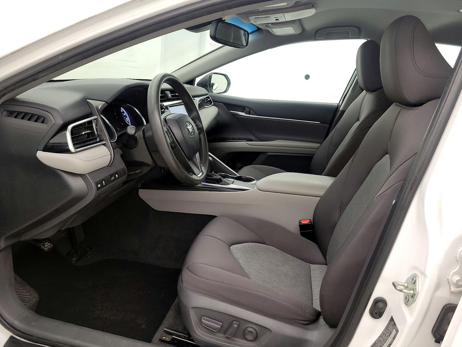 Power Seat(s) & Side Airbags
