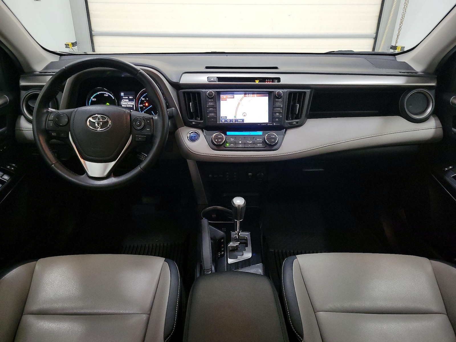 2017 Toyota RAV4 Limited - Photo 10