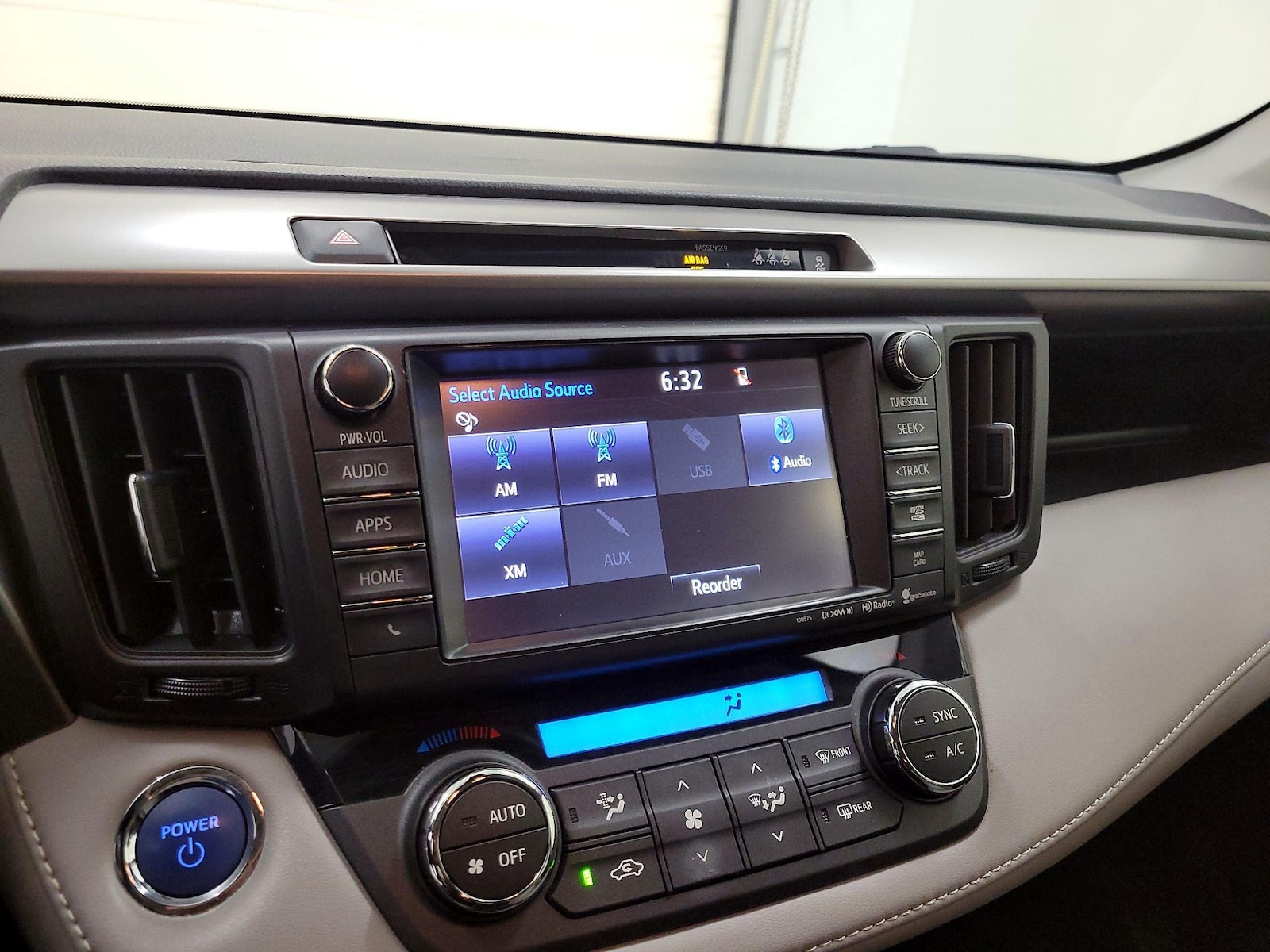 2017 Toyota RAV4 Limited - Photo 17