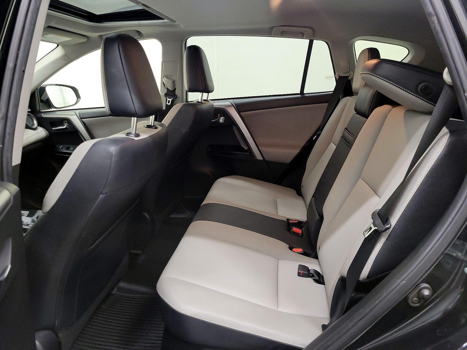 2017 Toyota RAV4 Limited - Photo 22