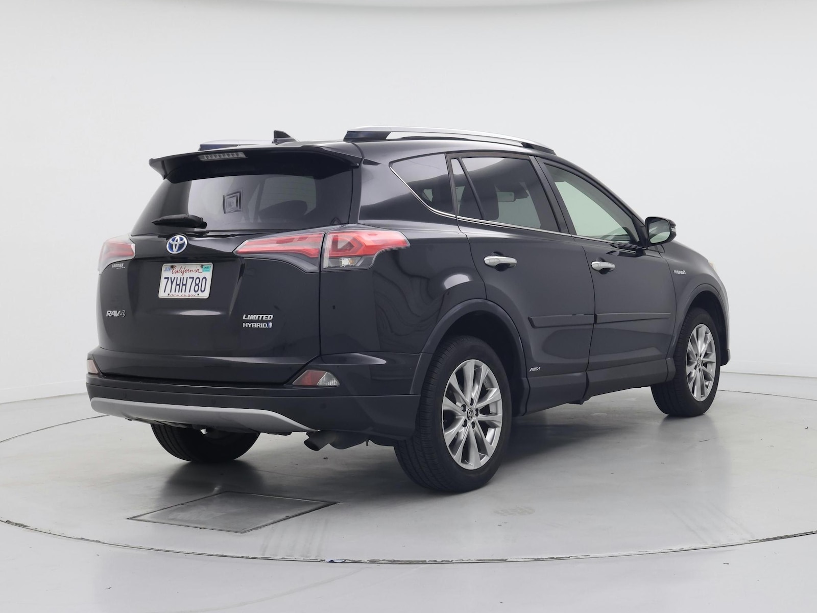 2017 Toyota RAV4 Limited - Photo 9