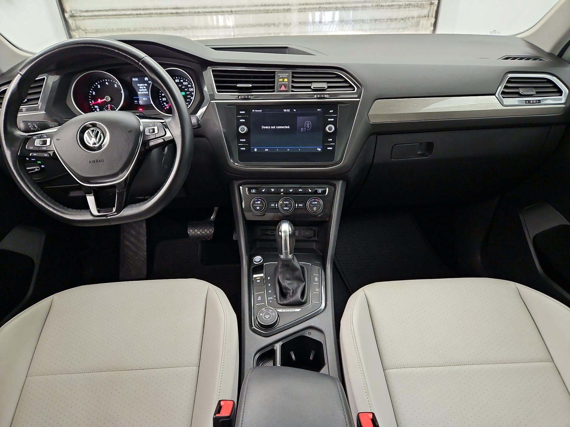 Thumbnail: 2018 Volkswagen Tiguan - 9